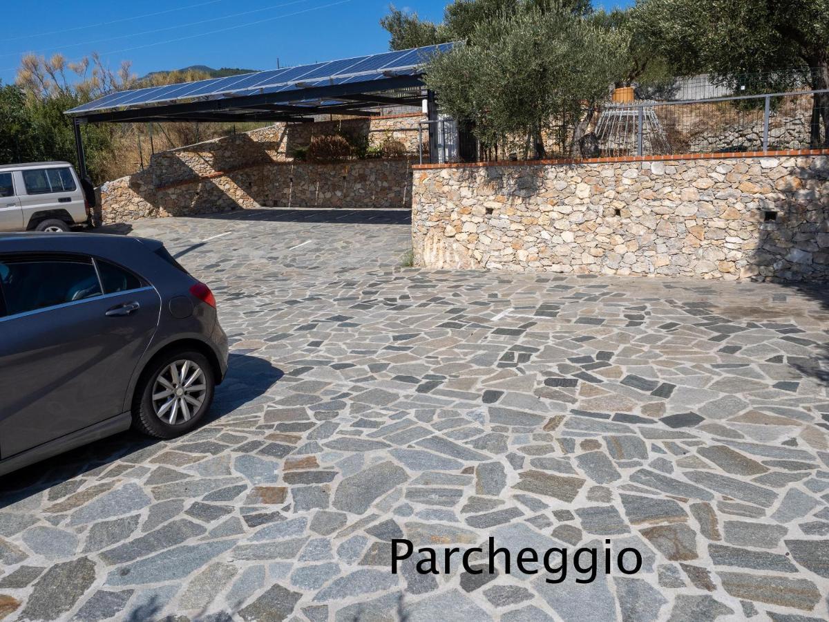 Tra Gli Ulivi Bed & Breakfast Pietra Ligure Exterior photo